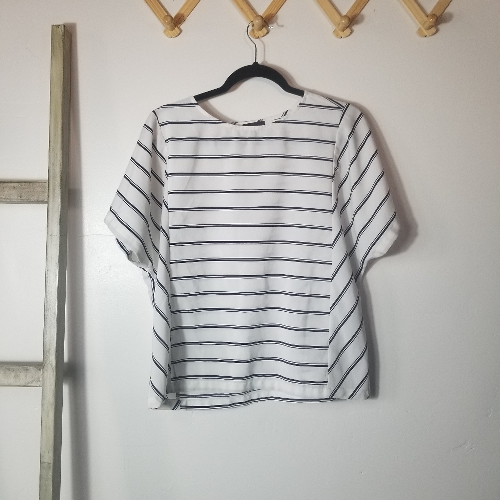 THE LIMITED WOMEN'S OVERSIZED BLOUSE SIZE SMALL